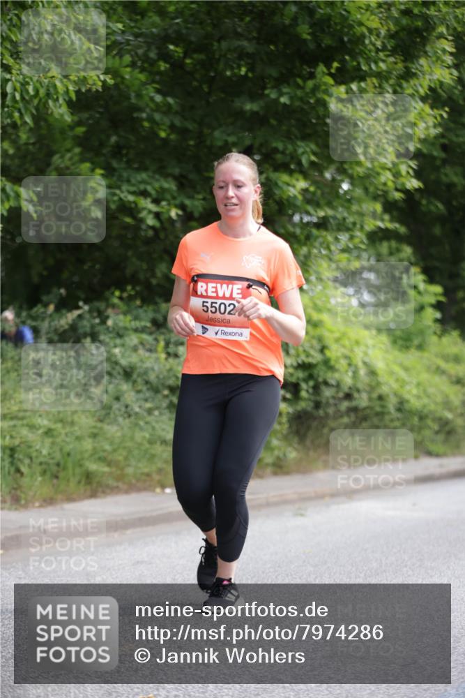15.06.2025 - REWE Women's Run Jannik Wohlers http://msf.ph/oto/7974286 15.06.2025 10:09:02 Laufen 5502 meine-sportfotos.de