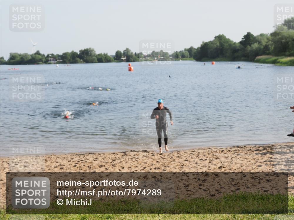 21.06.2025 - 27. Vierlanden-Triathlon MichiJ http://msf.ph/oto/7974289 15.06.2026 08:39:31 Schwimmen 168 meine-sportfotos.de