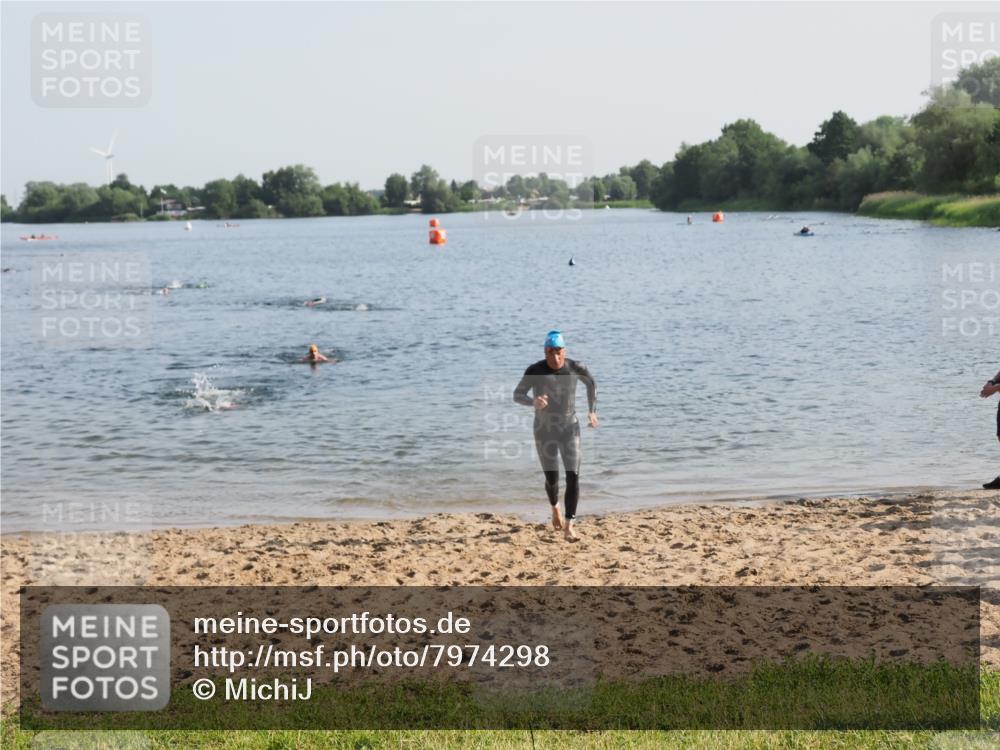 21.06.2025 - 27. Vierlanden-Triathlon MichiJ http://msf.ph/oto/7974298 15.06.2026 08:39:32 Schwimmen 168 meine-sportfotos.de