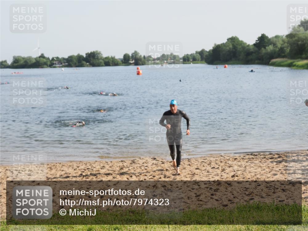 21.06.2025 - 27. Vierlanden-Triathlon MichiJ http://msf.ph/oto/7974323 15.06.2026 08:39:33 Schwimmen 168 meine-sportfotos.de