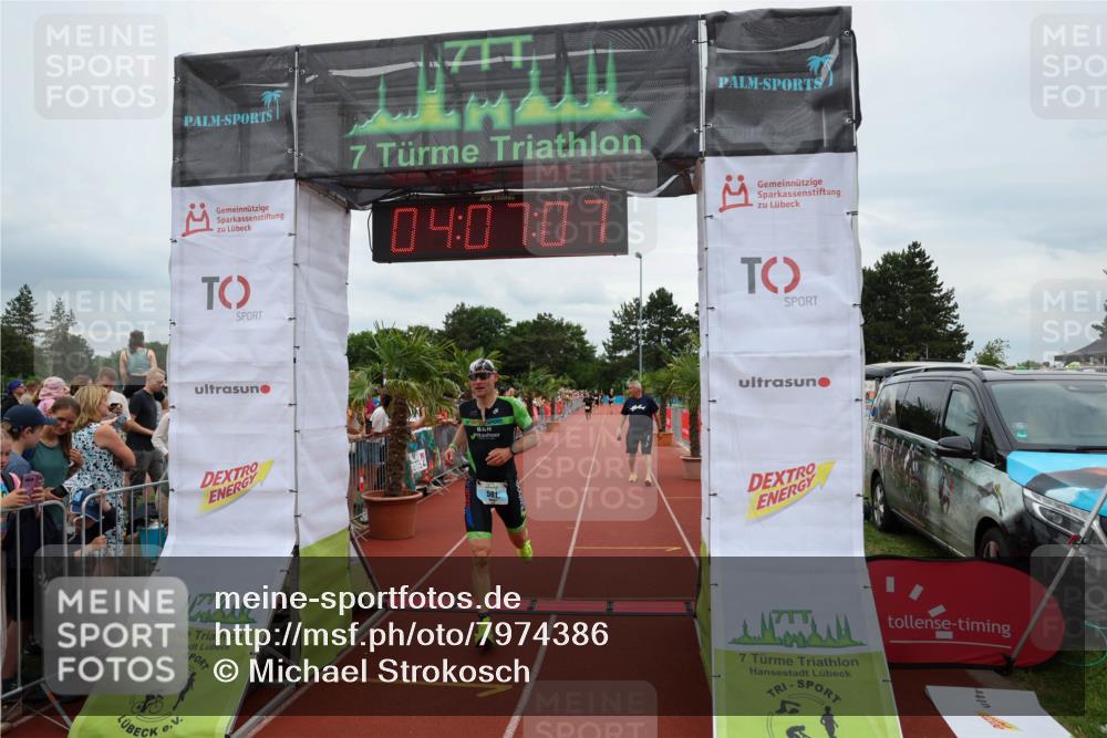 15.06.2025 - 7 Türme Triathlon Michael Strokosch http://msf.ph/oto/7974386 15.06.2025 14:07:07 Ziel 501 meine-sportfotos.de