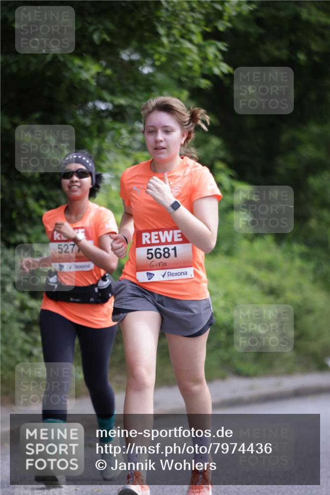 15.06.2025 - REWE Women's Run Jannik Wohlers http://msf.ph/oto/7974436 15.06.2025 10:09:13 Laufen 527, 5681 meine-sportfotos.de