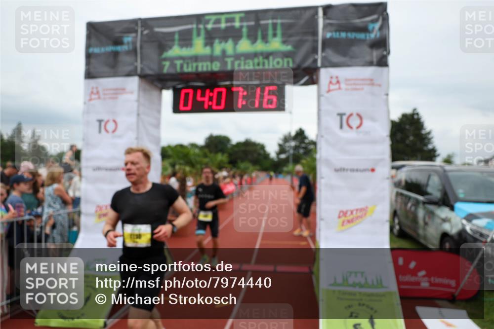 15.06.2025 - 7 Türme Triathlon Michael Strokosch http://msf.ph/oto/7974440 15.06.2025 14:07:16 Ziel 1057, 1110, 1186 meine-sportfotos.de