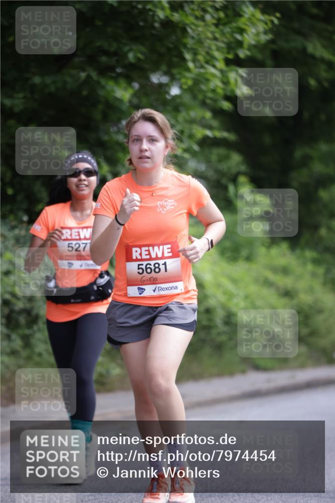 15.06.2025 - REWE Women's Run Jannik Wohlers http://msf.ph/oto/7974454 15.06.2025 10:09:13 Laufen 527, 5681 meine-sportfotos.de