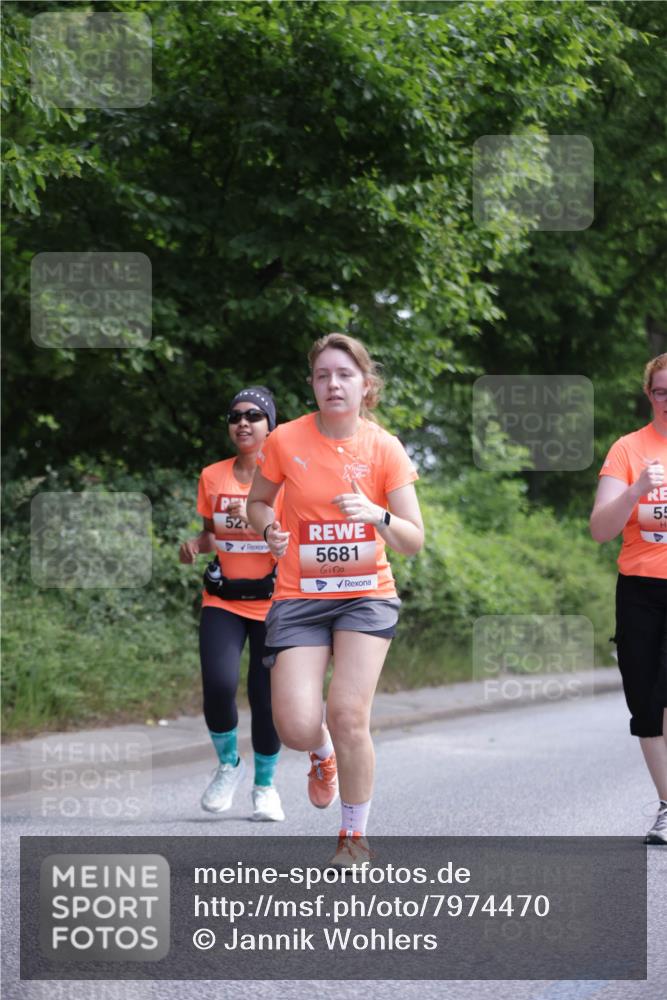 15.06.2025 - REWE Women's Run Jannik Wohlers http://msf.ph/oto/7974470 15.06.2025 10:09:13 Laufen 52, 5681, 55 meine-sportfotos.de