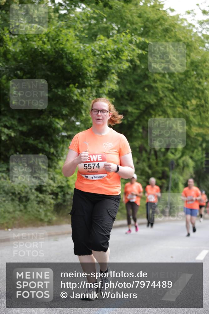 15.06.2025 - REWE Women's Run Jannik Wohlers http://msf.ph/oto/7974489 15.06.2025 10:09:15 Laufen 5574 meine-sportfotos.de