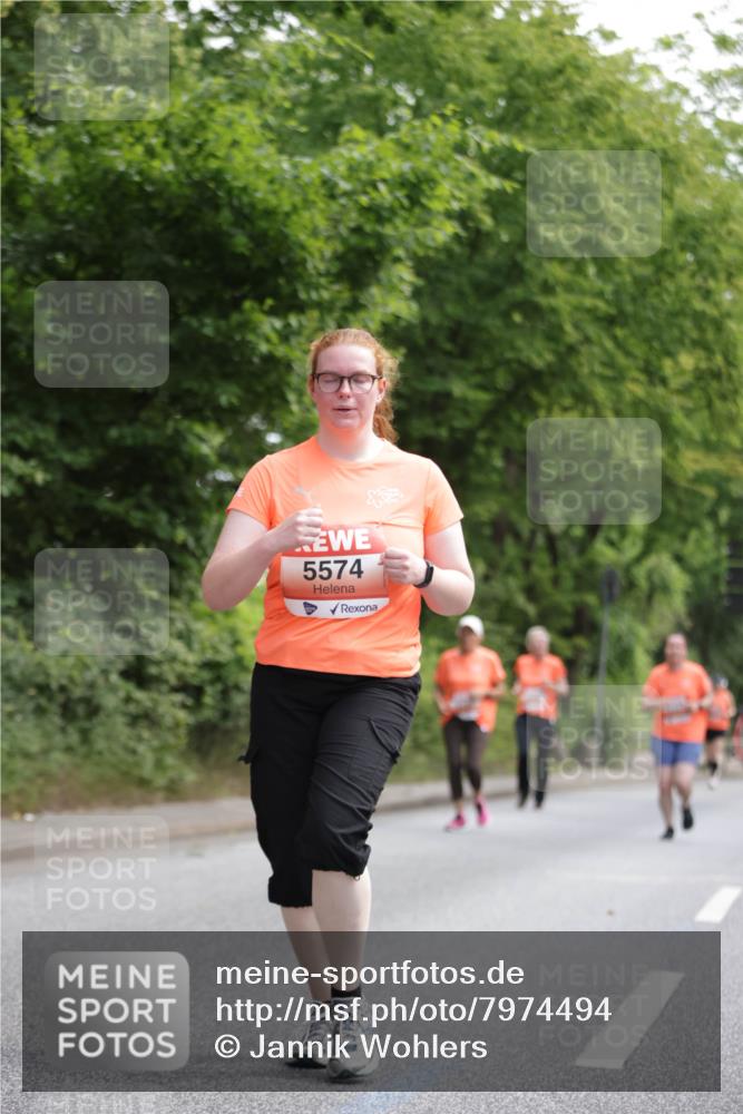 15.06.2025 - REWE Women's Run Jannik Wohlers http://msf.ph/oto/7974494 15.06.2025 10:09:15 Laufen 5574 meine-sportfotos.de