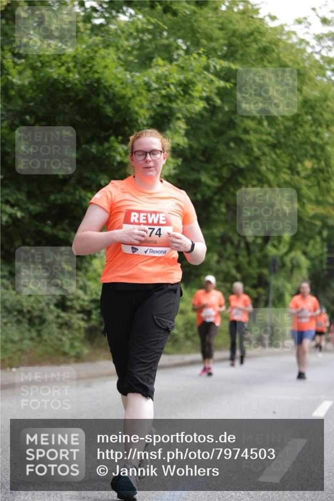 15.06.2025 - REWE Women's Run Jannik Wohlers http://msf.ph/oto/7974503 15.06.2025 10:09:15 Laufen 74 meine-sportfotos.de