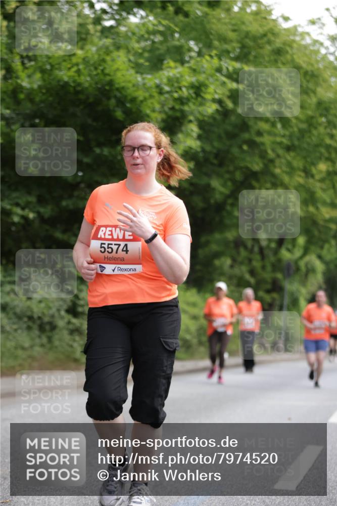 15.06.2025 - REWE Women's Run Jannik Wohlers http://msf.ph/oto/7974520 15.06.2025 10:09:15 Laufen 5574 meine-sportfotos.de