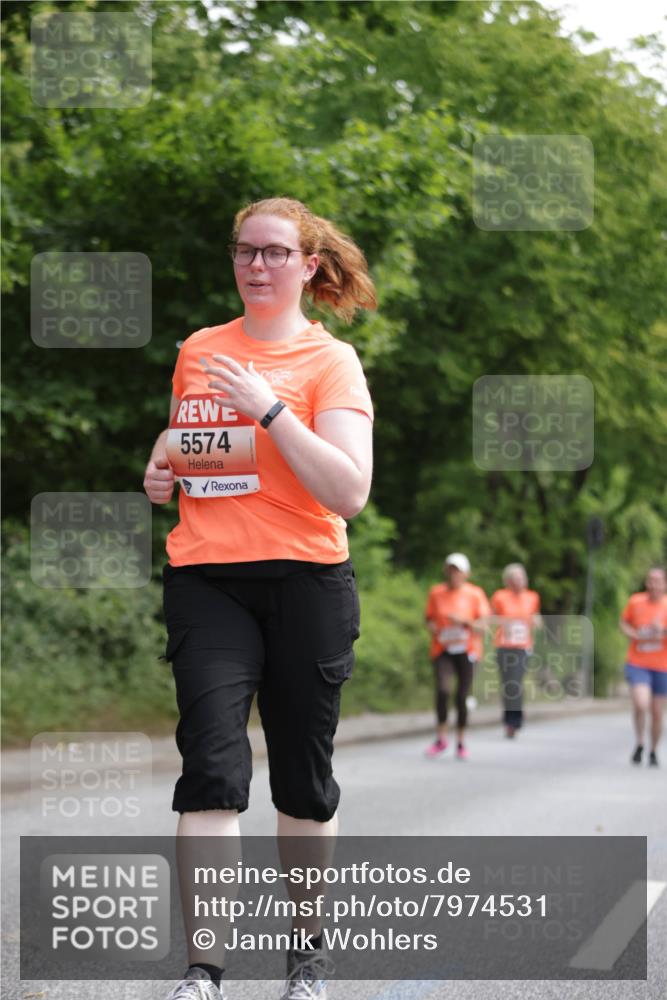 15.06.2025 - REWE Women's Run Jannik Wohlers http://msf.ph/oto/7974531 15.06.2025 10:09:15 Laufen 5574 meine-sportfotos.de