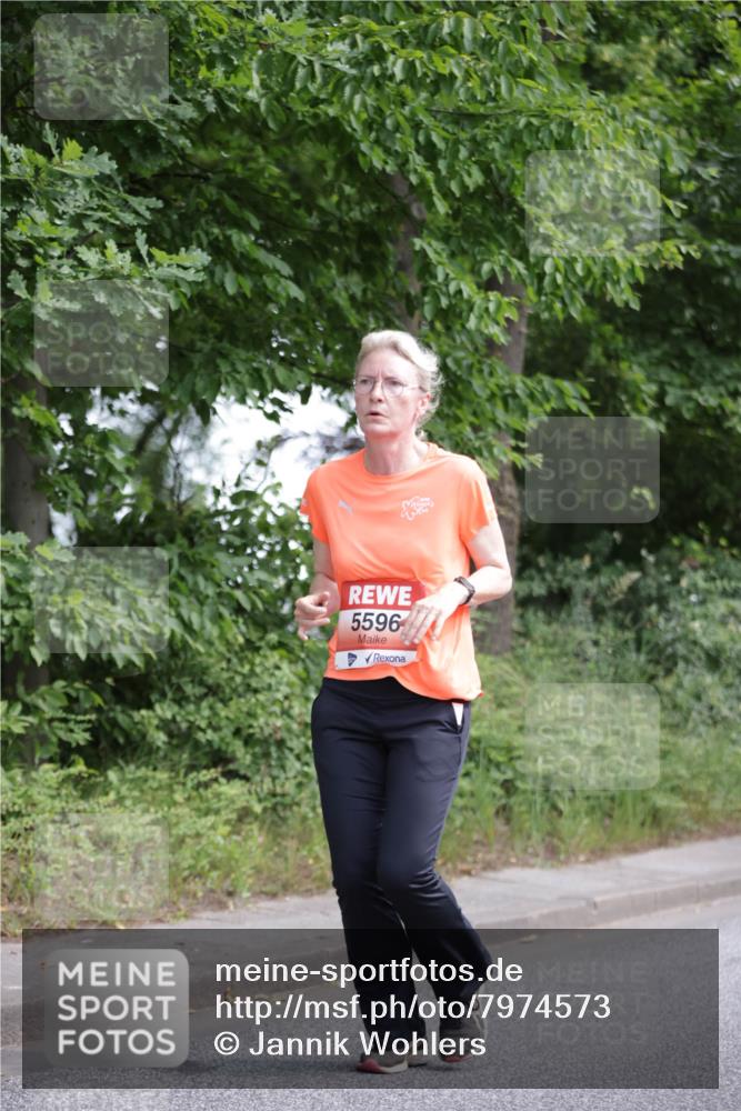 15.06.2025 - REWE Women's Run Jannik Wohlers http://msf.ph/oto/7974573 15.06.2025 10:09:24 Laufen 5596 meine-sportfotos.de