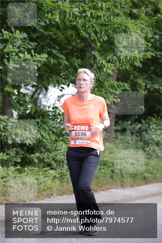 15.06.2025 - REWE Women's Run Jannik Wohlers http://msf.ph/oto/7974577 15.06.2025 10:09:24 Laufen 5596 meine-sportfotos.de