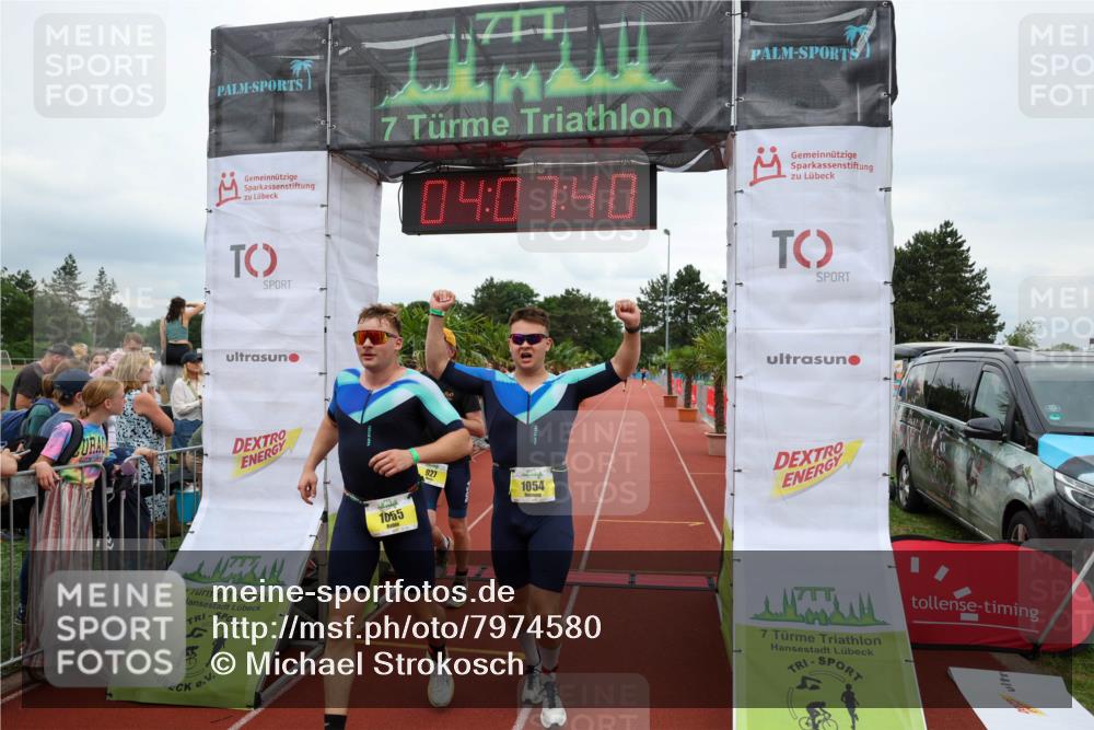 15.06.2025 - 7 Türme Triathlon Michael Strokosch http://msf.ph/oto/7974580 15.06.2025 14:07:40 Ziel 927, 1054, 1055, 1091, 1197 meine-sportfotos.de
