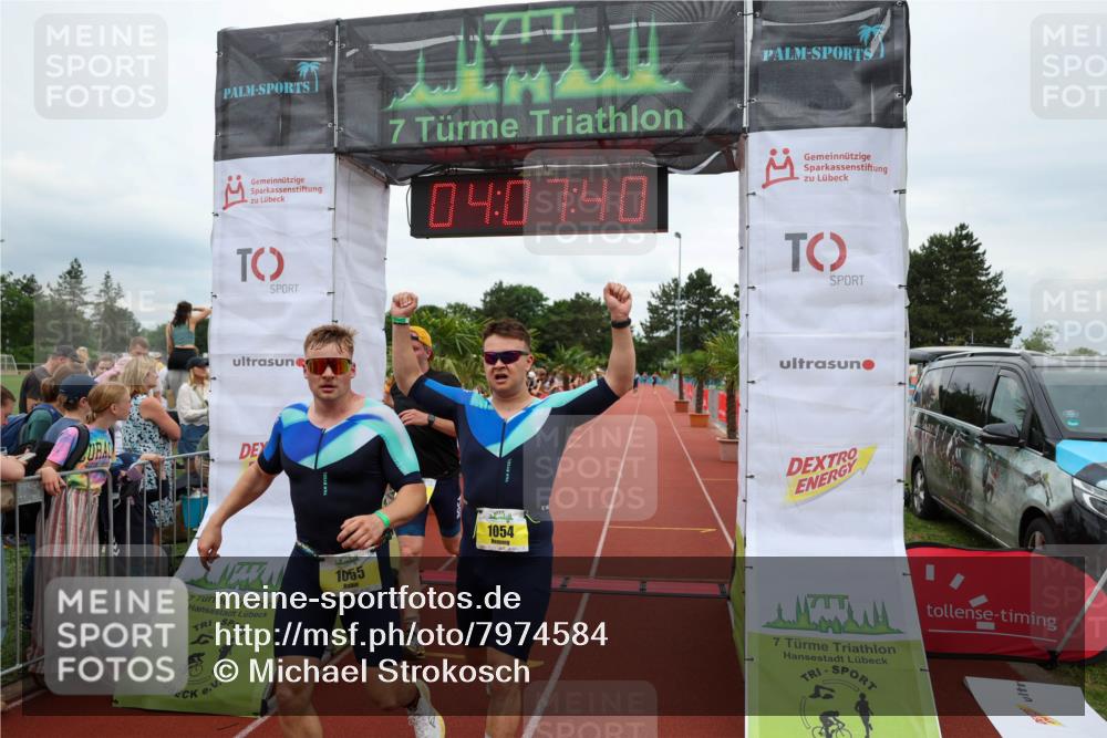 15.06.2025 - 7 Türme Triathlon Michael Strokosch http://msf.ph/oto/7974584 15.06.2025 14:07:40 Ziel 927, 1054, 1055, 1091, 1197 meine-sportfotos.de