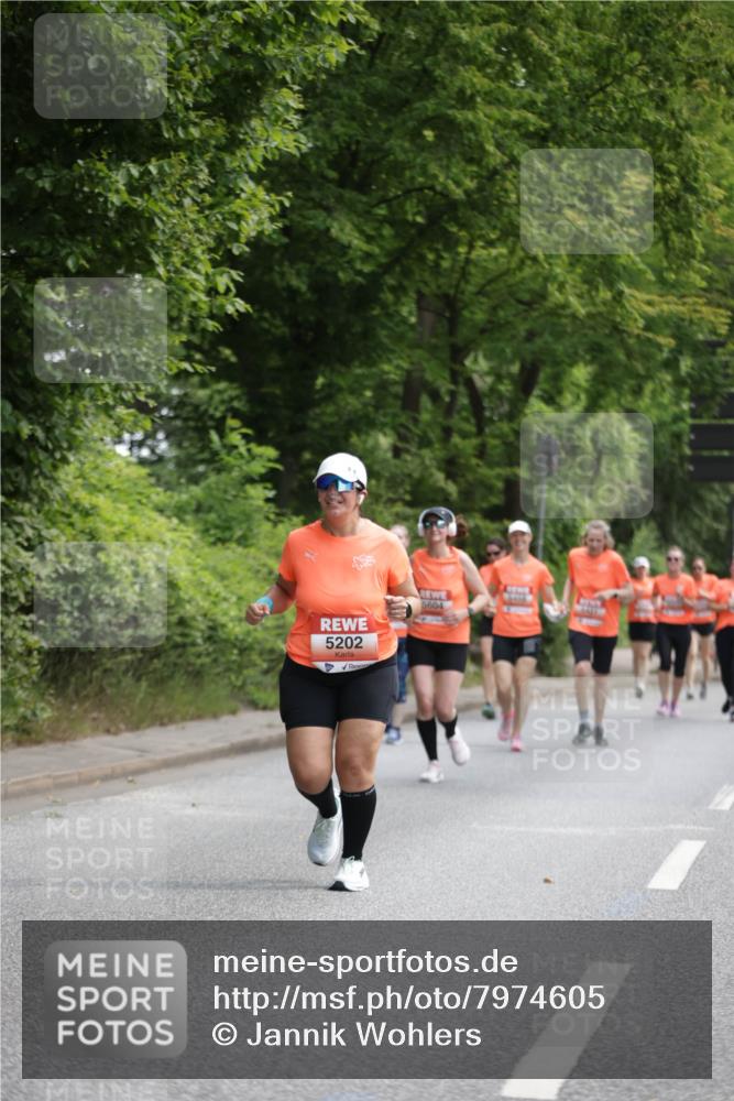15.06.2025 - REWE Women's Run Jannik Wohlers http://msf.ph/oto/7974605 15.06.2025 10:09:27 Laufen 5202 meine-sportfotos.de