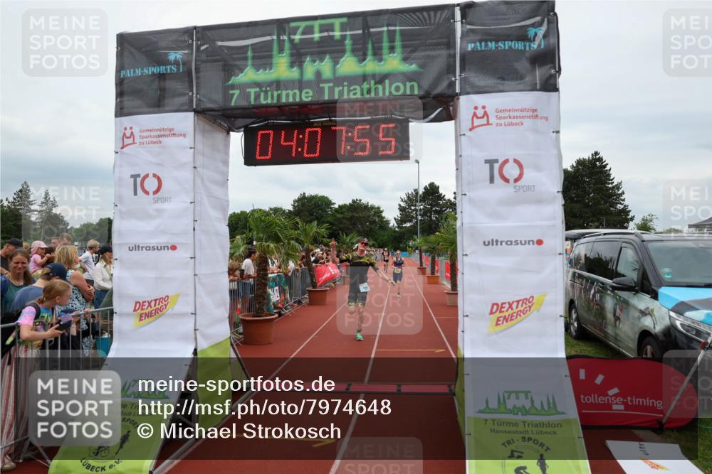 15.06.2025 - 7 Türme Triathlon Michael Strokosch http://msf.ph/oto/7974648 15.06.2025 14:07:54 Ziel 490, 565, 624, 853, 933 meine-sportfotos.de