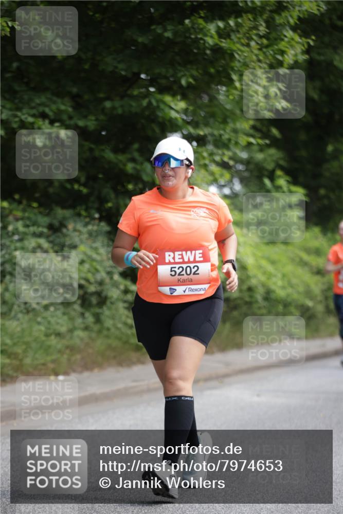 15.06.2025 - REWE Women's Run Jannik Wohlers http://msf.ph/oto/7974653 15.06.2025 10:09:28 Laufen 5202 meine-sportfotos.de