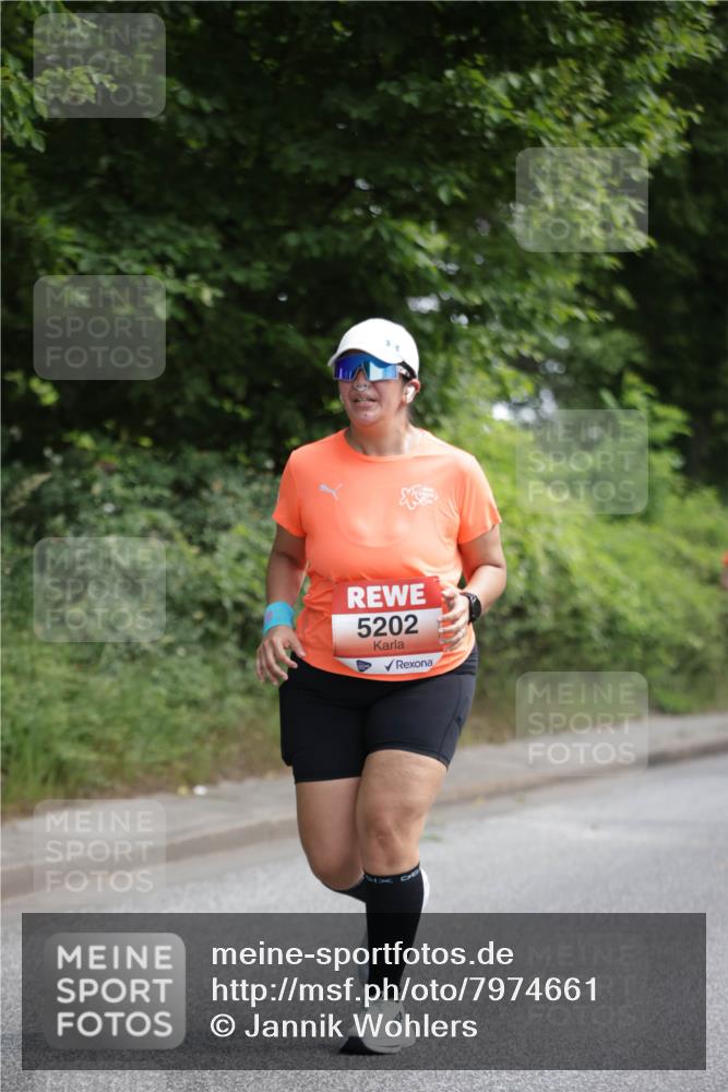 15.06.2025 - REWE Women's Run Jannik Wohlers http://msf.ph/oto/7974661 15.06.2025 10:09:28 Laufen 5202 meine-sportfotos.de