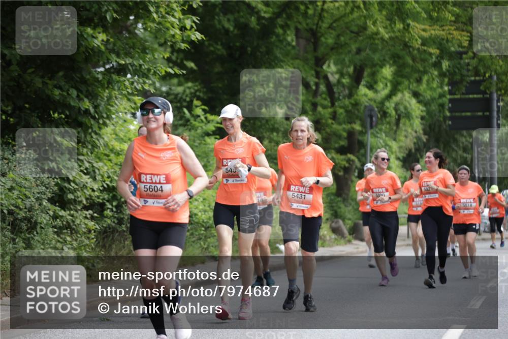 15.06.2025 - REWE Women's Run Jannik Wohlers http://msf.ph/oto/7974687 15.06.2025 10:09:31 Laufen 5604, 543, 5431, 18, 5021, 5090, 6164, 5518 meine-sportfotos.de