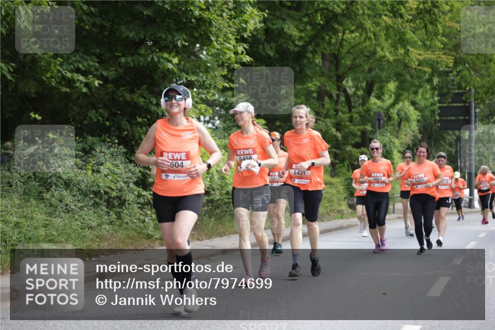 15.06.2025 - REWE Women's Run Jannik Wohlers http://msf.ph/oto/7974699 15.06.2025 10:09:32 Laufen 604, 5458, 5431, 5216, 5020, 5021, 518 meine-sportfotos.de