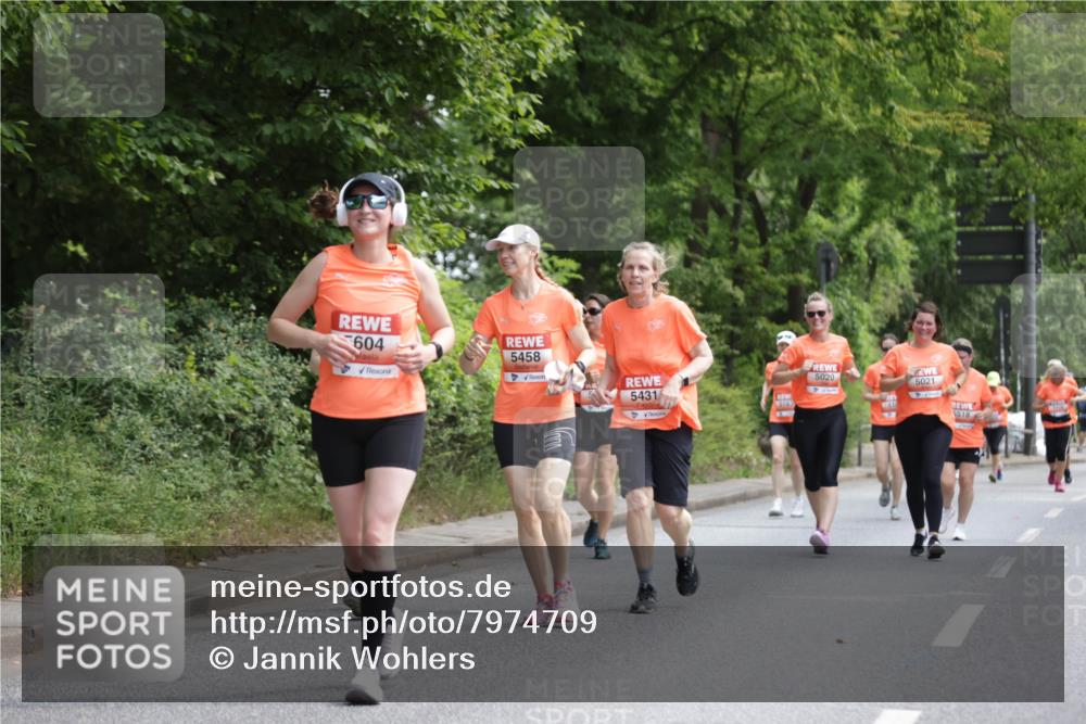 15.06.2025 - REWE Women's Run Jannik Wohlers http://msf.ph/oto/7974709 15.06.2025 10:09:32 Laufen 604, 5458, 5431, 5103, 5020, 5021, 61, 5518 meine-sportfotos.de