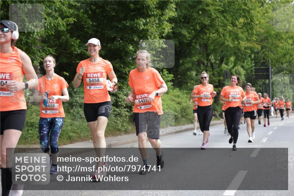 15.06.2025 - REWE Women's Run Jannik Wohlers http://msf.ph/oto/7974741 15.06.2025 10:09:35 Laufen 04, 5459, 5458, 5431, 5020, 5021, 5512 meine-sportfotos.de
