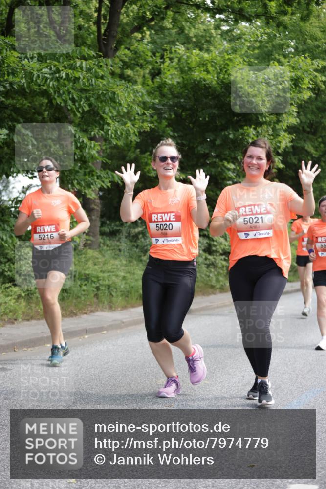 15.06.2025 - REWE Women's Run Jannik Wohlers http://msf.ph/oto/7974779 15.06.2025 10:09:38 Laufen 5216, 4, 5020, 5021, 55 meine-sportfotos.de