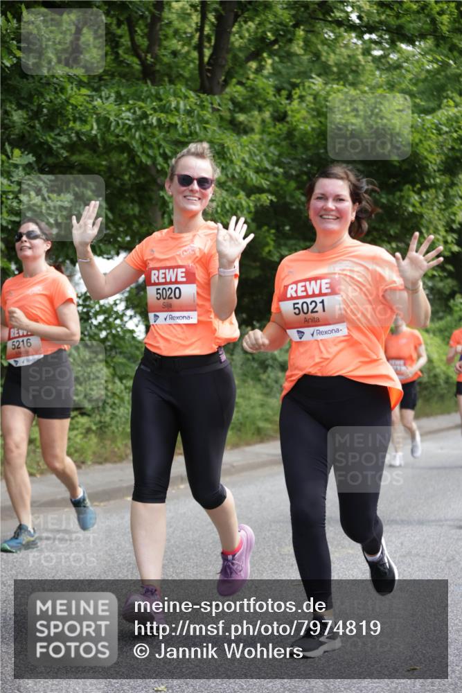 15.06.2025 - REWE Women's Run Jannik Wohlers http://msf.ph/oto/7974819 15.06.2025 10:09:39 Laufen 5216, 5020, 5021 meine-sportfotos.de