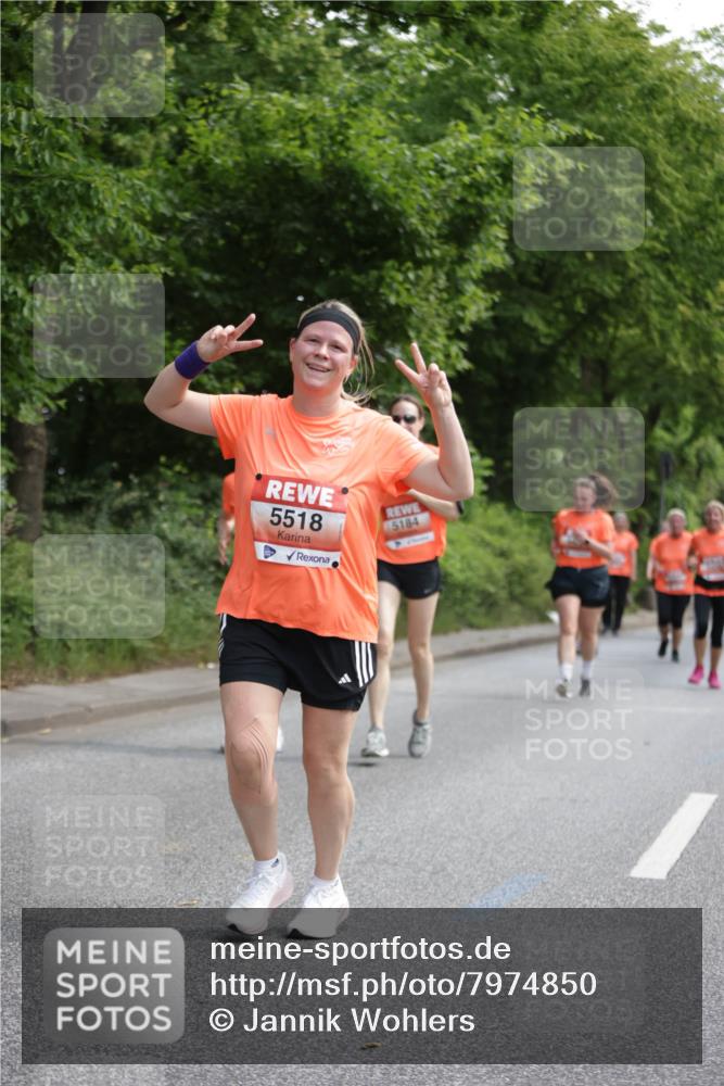 15.06.2025 - REWE Women's Run Jannik Wohlers http://msf.ph/oto/7974850 15.06.2025 10:09:40 Laufen 5518, 5184 meine-sportfotos.de