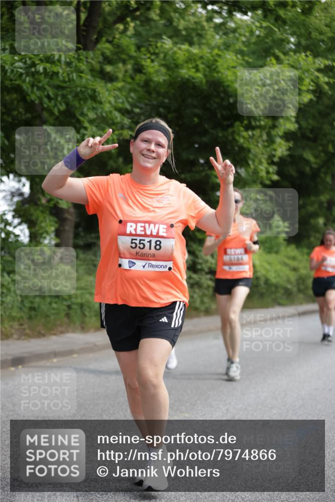 15.06.2025 - REWE Women's Run Jannik Wohlers http://msf.ph/oto/7974866 15.06.2025 10:09:40 Laufen 5518, 5184 meine-sportfotos.de