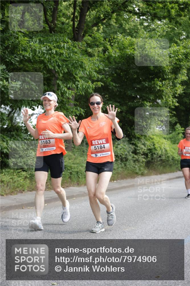15.06.2025 - REWE Women's Run Jannik Wohlers http://msf.ph/oto/7974906 15.06.2025 10:09:42 Laufen 5183, 5184, 547 meine-sportfotos.de
