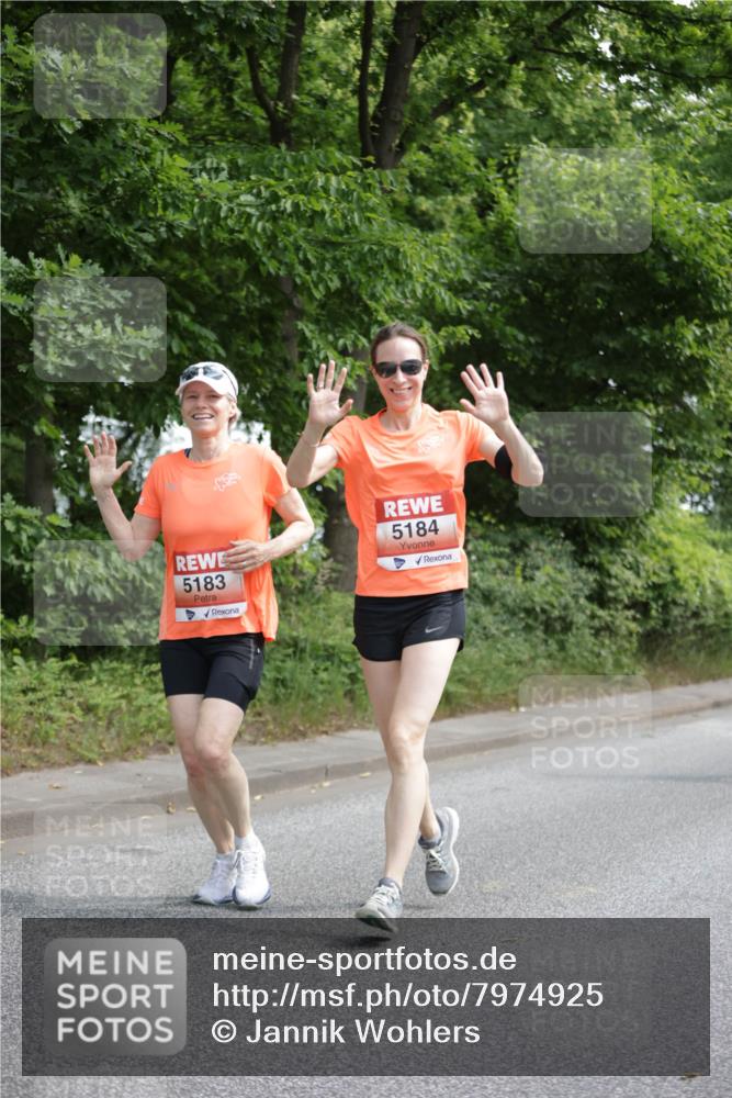 15.06.2025 - REWE Women's Run Jannik Wohlers http://msf.ph/oto/7974925 15.06.2025 10:09:42 Laufen 5183, 5184 meine-sportfotos.de