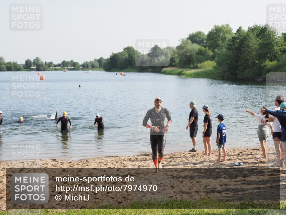 21.06.2025 - 27. Vierlanden-Triathlon MichiJ http://msf.ph/oto/7974970 15.06.2026 08:40:58 Schwimmen 99, 114 meine-sportfotos.de