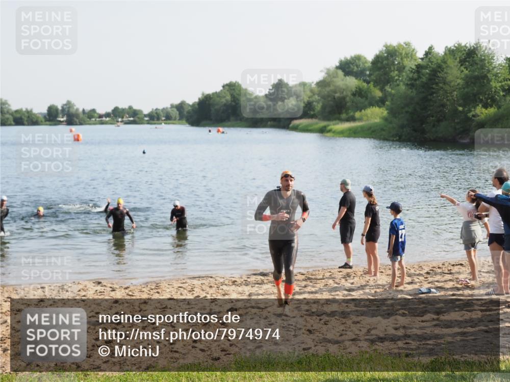 21.06.2025 - 27. Vierlanden-Triathlon MichiJ http://msf.ph/oto/7974974 15.06.2026 08:40:58 Schwimmen 99, 114 meine-sportfotos.de
