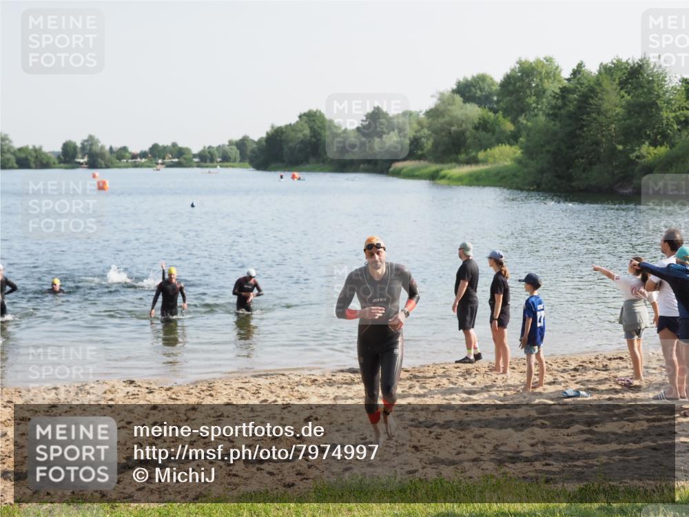 21.06.2025 - 27. Vierlanden-Triathlon MichiJ http://msf.ph/oto/7974997 15.06.2026 08:40:59 Schwimmen 99, 114, 129 meine-sportfotos.de