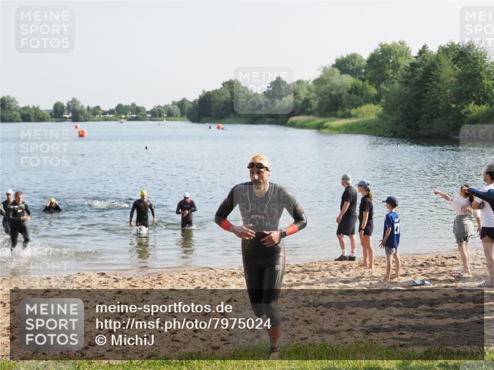 21.06.2025 - 27. Vierlanden-Triathlon MichiJ http://msf.ph/oto/7975024 15.06.2026 08:41:00 Schwimmen 99, 114, 129, 147 meine-sportfotos.de