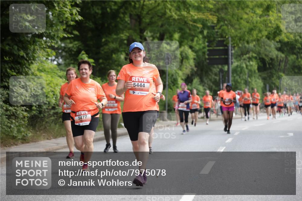 15.06.2025 - REWE Women's Run Jannik Wohlers http://msf.ph/oto/7975078 15.06.2025 10:09:54 Laufen 5116, 5477, 5444 meine-sportfotos.de