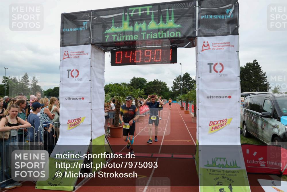 15.06.2025 - 7 Türme Triathlon Michael Strokosch http://msf.ph/oto/7975093 15.06.2025 14:09:01 Ziel 717, 860, 953, 956 meine-sportfotos.de