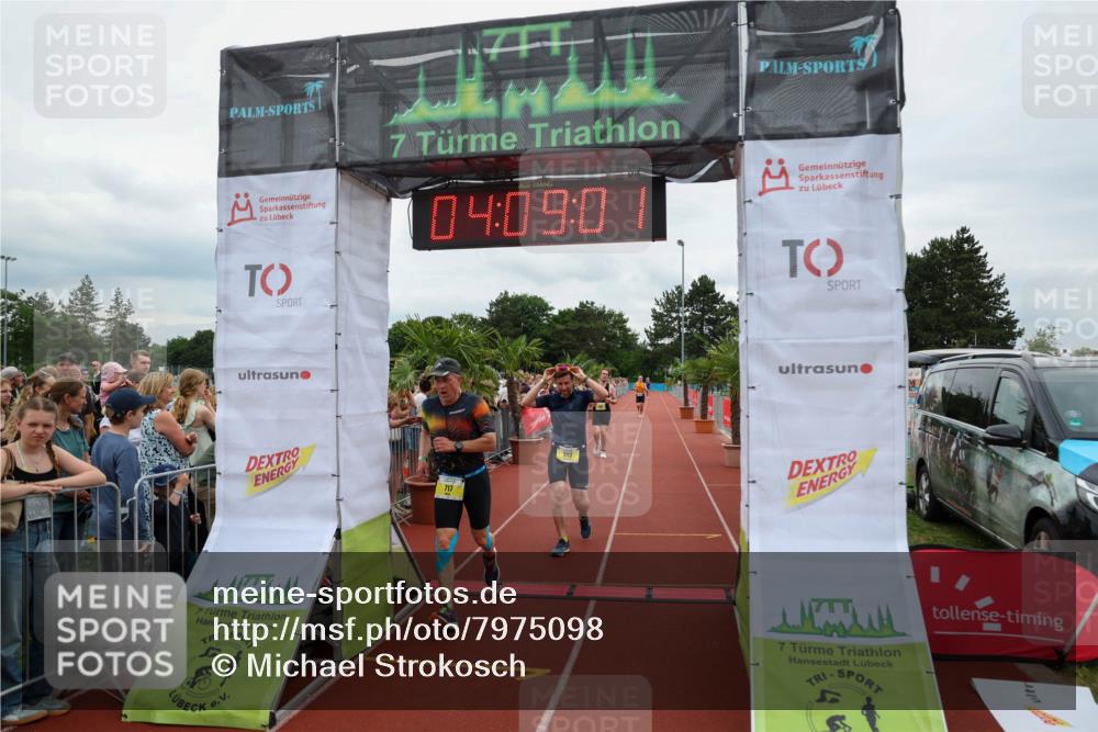 15.06.2025 - 7 Türme Triathlon Michael Strokosch http://msf.ph/oto/7975098 15.06.2025 14:09:01 Ziel 717, 860, 953, 956 meine-sportfotos.de