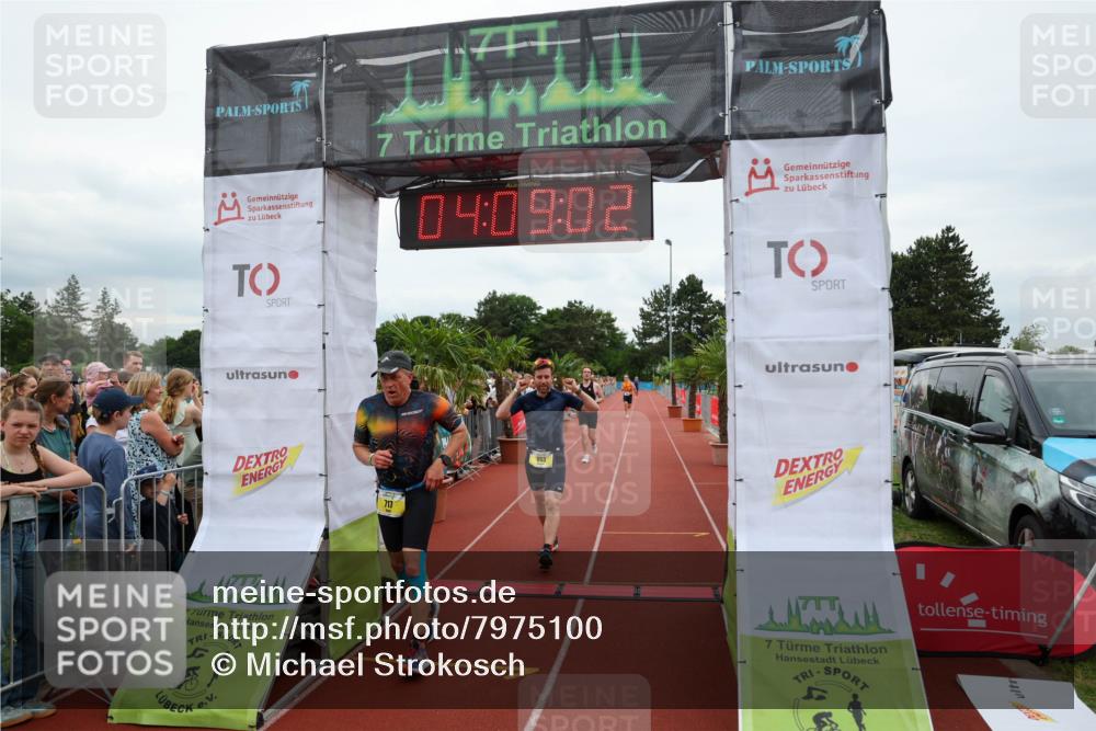 15.06.2025 - 7 Türme Triathlon Michael Strokosch http://msf.ph/oto/7975100 15.06.2025 14:09:01 Ziel 717, 860, 953, 956 meine-sportfotos.de