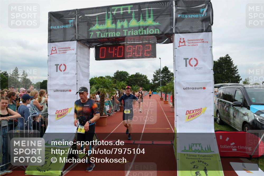 15.06.2025 - 7 Türme Triathlon Michael Strokosch http://msf.ph/oto/7975104 15.06.2025 14:09:02 Ziel 717, 860, 953, 956 meine-sportfotos.de