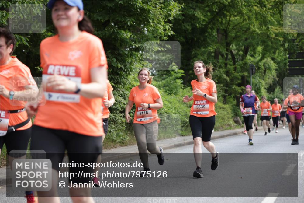15.06.2025 - REWE Women's Run Jannik Wohlers http://msf.ph/oto/7975126 15.06.2025 10:09:56 Laufen 5116, 5639, 5468, 440 meine-sportfotos.de