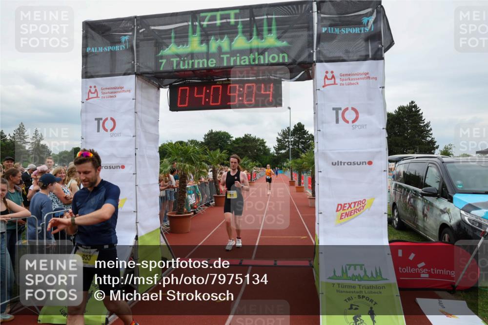 15.06.2025 - 7 Türme Triathlon Michael Strokosch http://msf.ph/oto/7975134 15.06.2025 14:09:04 Ziel 655, 717, 860, 953, 956 meine-sportfotos.de