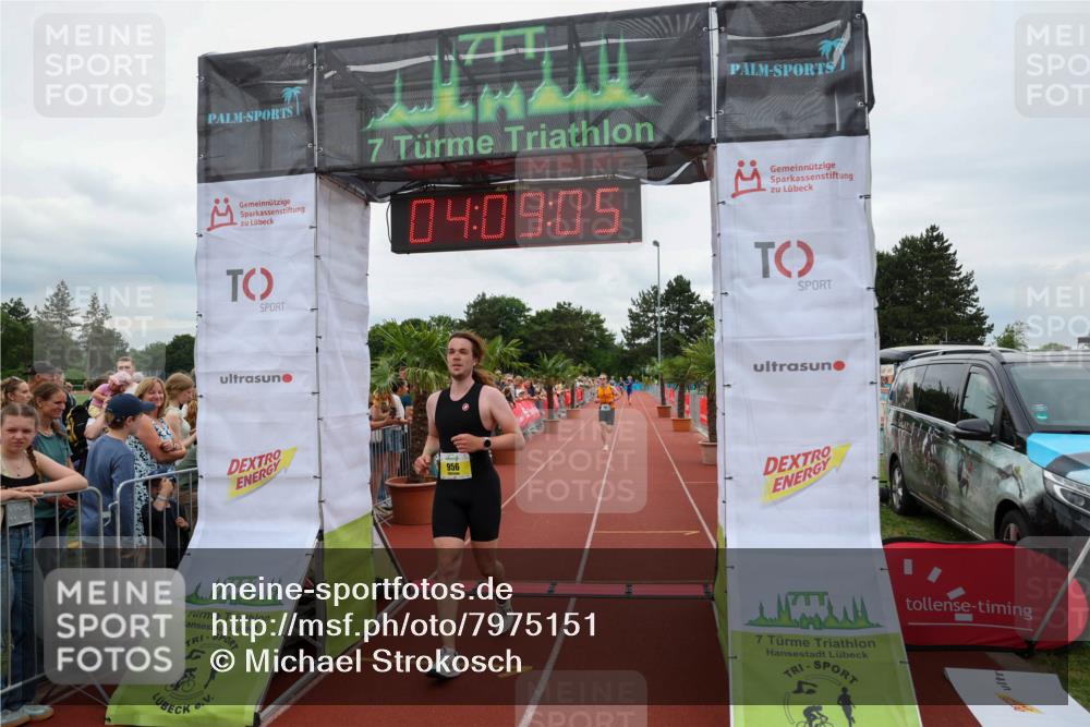 15.06.2025 - 7 Türme Triathlon Michael Strokosch http://msf.ph/oto/7975151 15.06.2025 14:09:05 Ziel 655, 717, 860, 953, 956 meine-sportfotos.de
