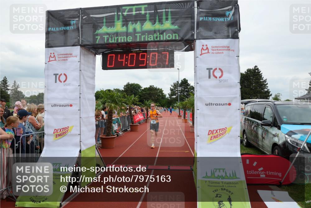 15.06.2025 - 7 Türme Triathlon Michael Strokosch http://msf.ph/oto/7975163 15.06.2025 14:09:07 Ziel 655, 717, 860, 953, 956 meine-sportfotos.de