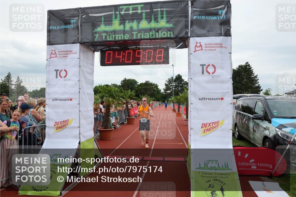 15.06.2025 - 7 Türme Triathlon Michael Strokosch http://msf.ph/oto/7975174 15.06.2025 14:09:08 Ziel 655, 717, 953, 956 meine-sportfotos.de