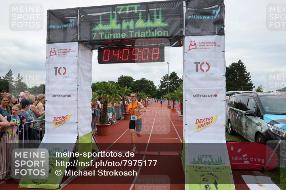 15.06.2025 - 7 Türme Triathlon Michael Strokosch http://msf.ph/oto/7975177 15.06.2025 14:09:08 Ziel 655, 717, 953, 956 meine-sportfotos.de
