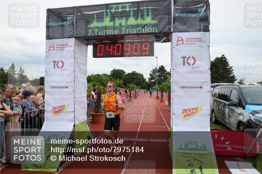 15.06.2025 - 7 Türme Triathlon Michael Strokosch http://msf.ph/oto/7975184 15.06.2025 14:09:08 Ziel 655, 717, 953, 956 meine-sportfotos.de