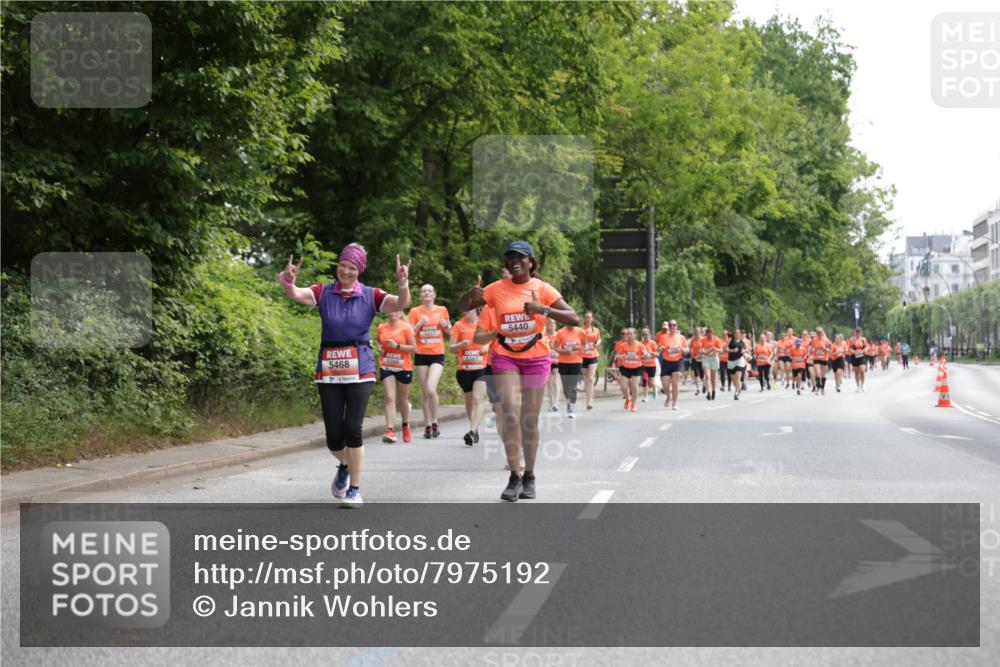 15.06.2025 - REWE Women's Run Jannik Wohlers http://msf.ph/oto/7975192 15.06.2025 10:10:01 Laufen 5468, 5387, 5440 meine-sportfotos.de