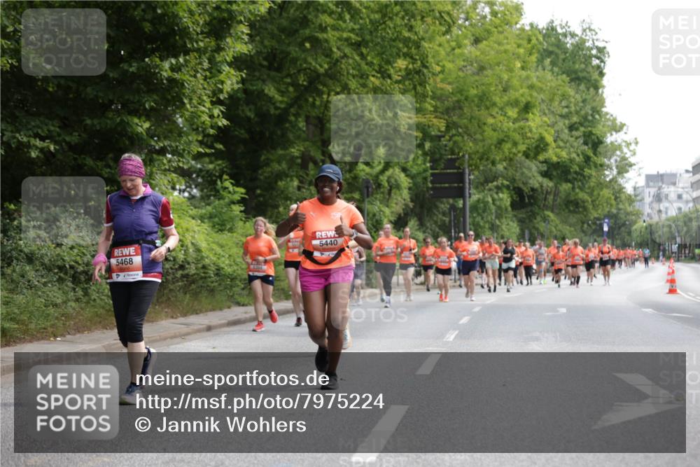 15.06.2025 - REWE Women's Run Jannik Wohlers http://msf.ph/oto/7975224 15.06.2025 10:10:03 Laufen 5468, 555, 5440 meine-sportfotos.de